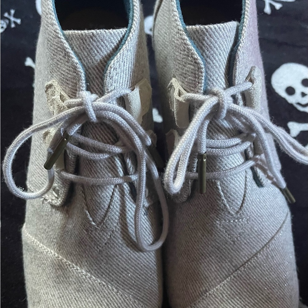 Tom’s women’s wedges shoes 7.5